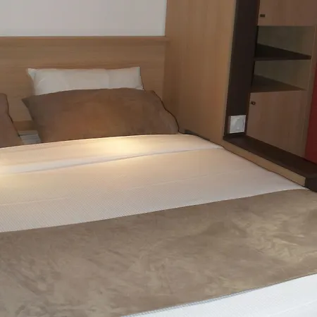 Privilodges Carre De Jaude Aparthotel