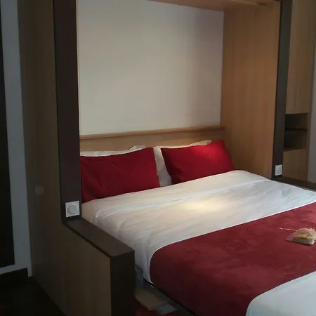 Privilodges Carre De Jaude Aparthotel 3*