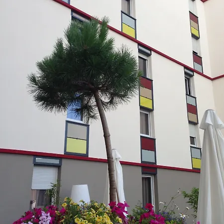 Aparthotel Privilodges Carre De Jaude 3*