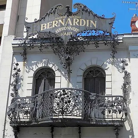Aparthotel Privilodges Carre De Jaude 3*