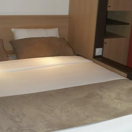 Lägenhetshotell Privilodges Carre De Jaude Clermont-Ferrand