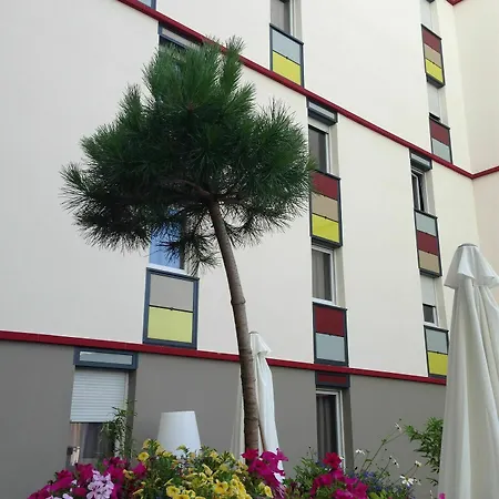 Lägenhetshotell Privilodges Carre De Jaude 3*